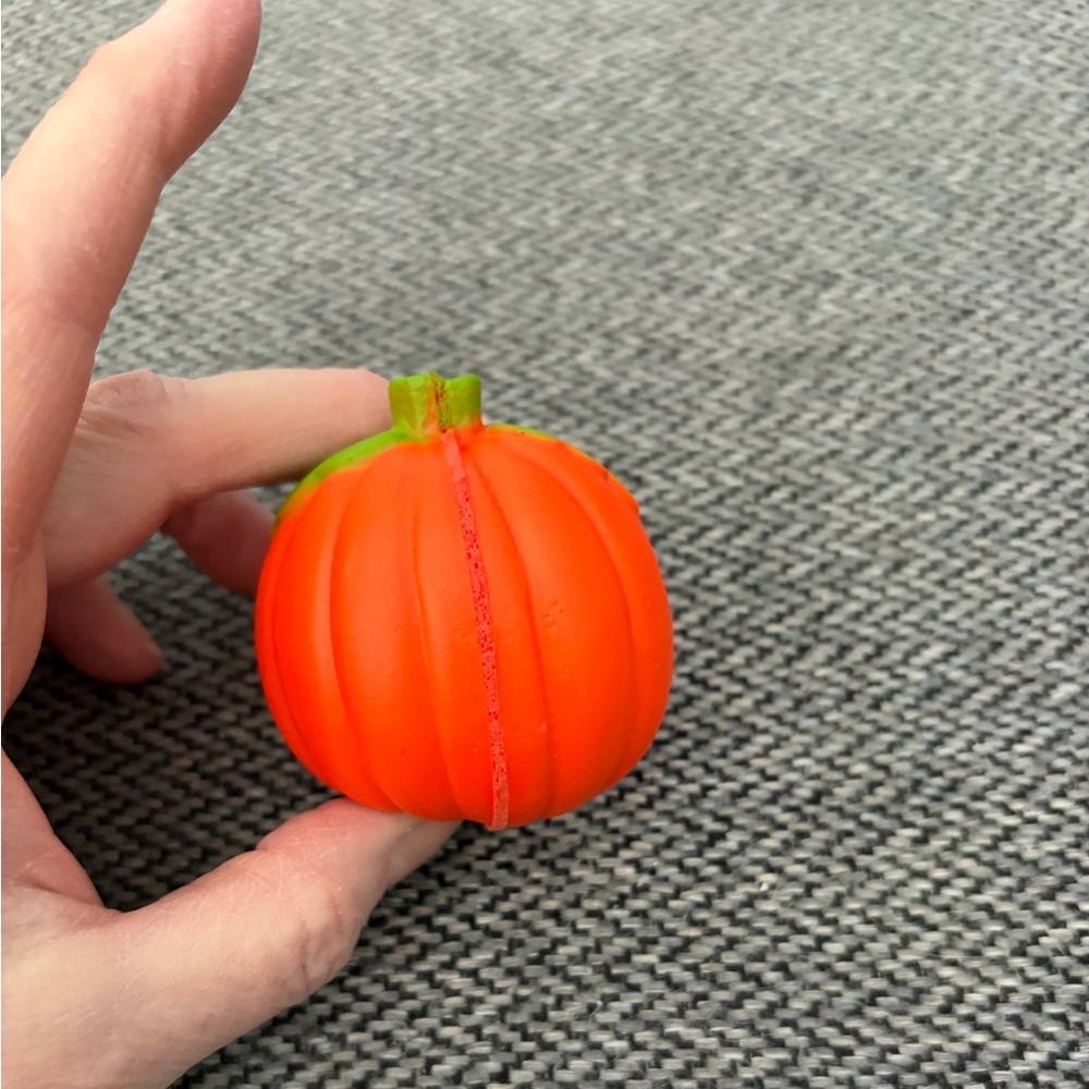 Stress Relieving Pumpkin Squishy - Picture 2 of 4